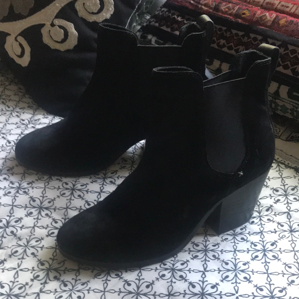 Rag and bone Suede booties.